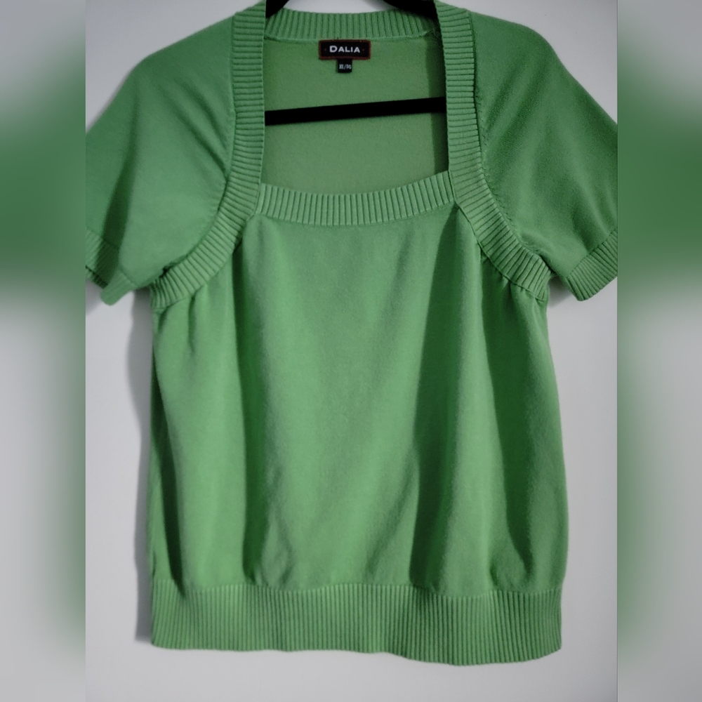 Dalia sweater size xl